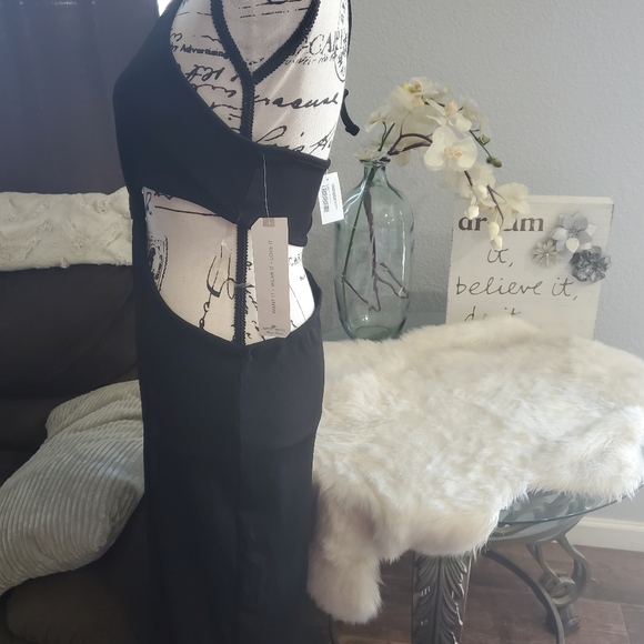 🖤 NWT Almost Famous JUNIORS HALTER RIBBED SHEATH DRESS🖤🔥 - Picture 4 of 5